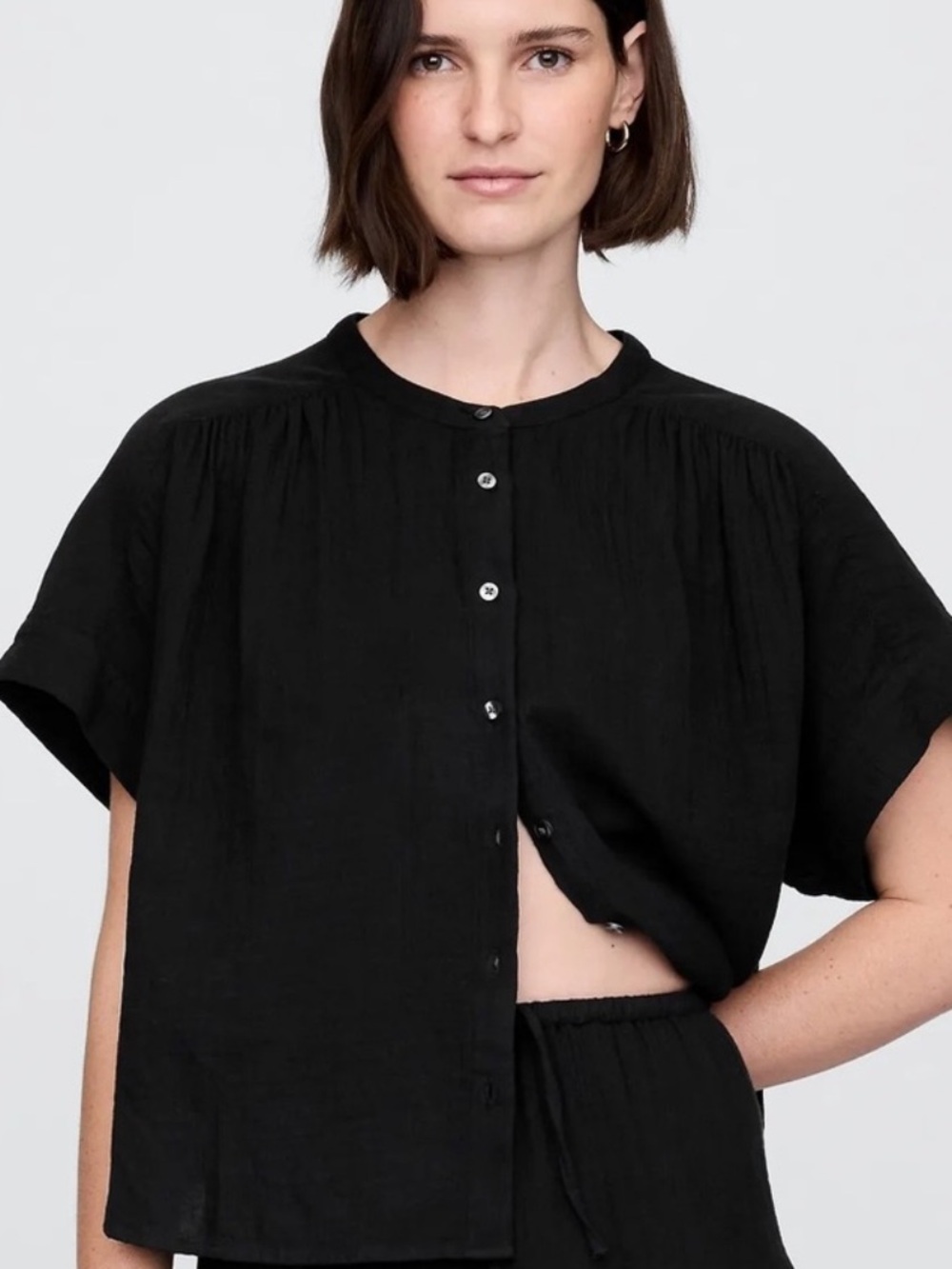 Gap Cotton Gauze Oversized Split-Neck Top True Black